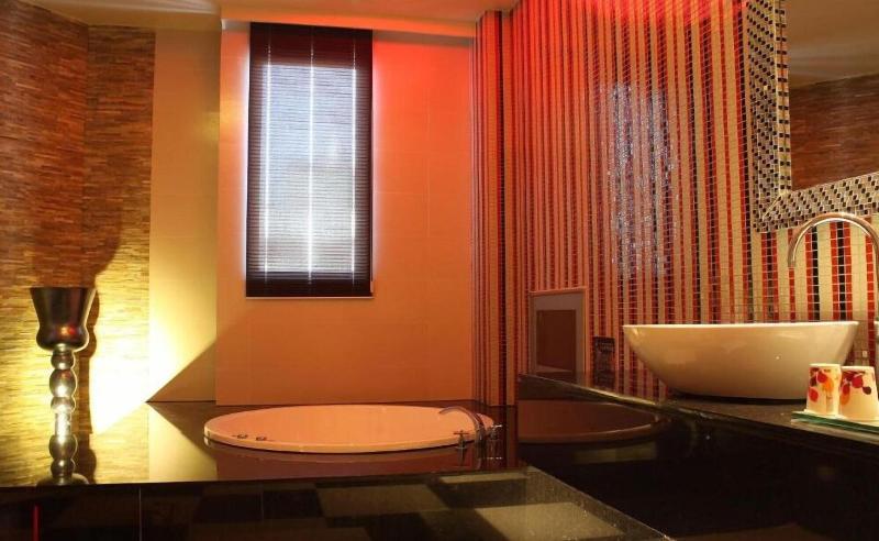 Yin Shui Han Motel image