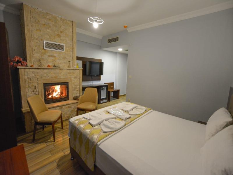 Hill River Hotel image