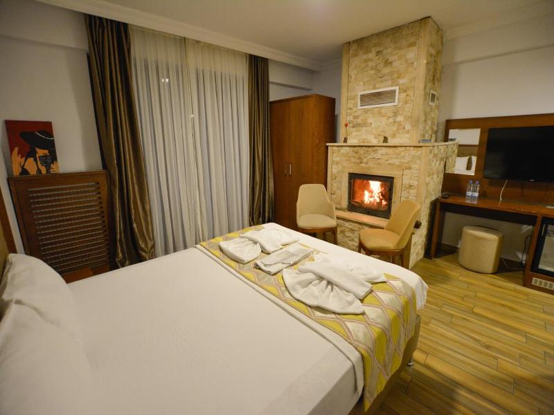 Hill River Hotel image