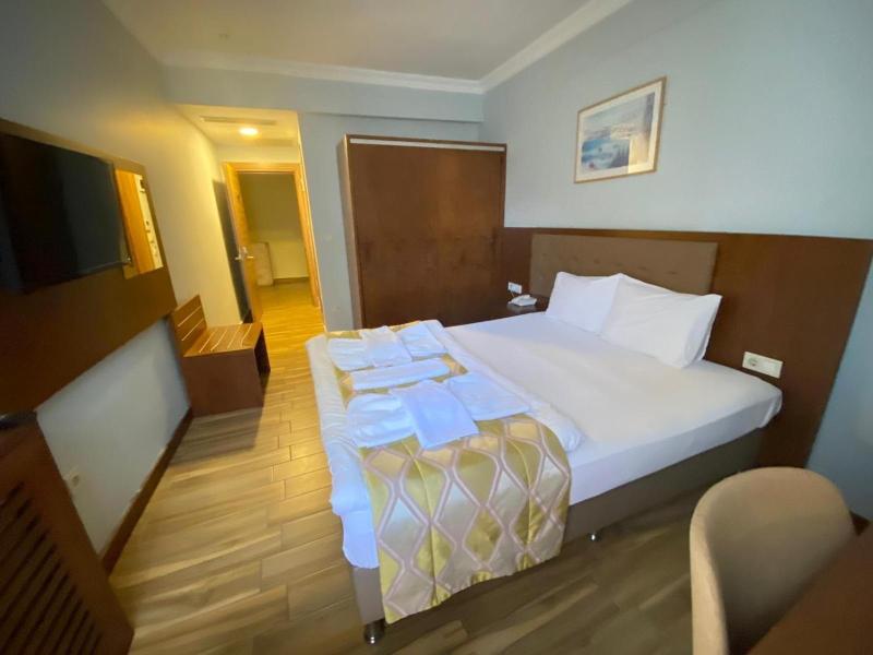 Hill River Hotel image