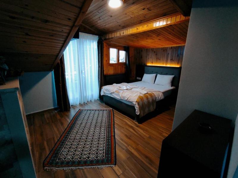 Hill River Hotel image