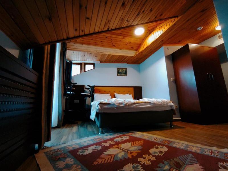 Hill River Hotel image