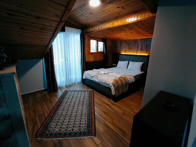 Hill River Hotel image