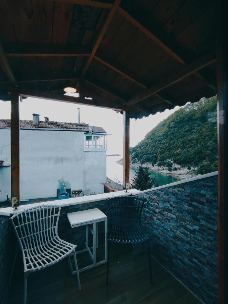 Hill River Hotel image