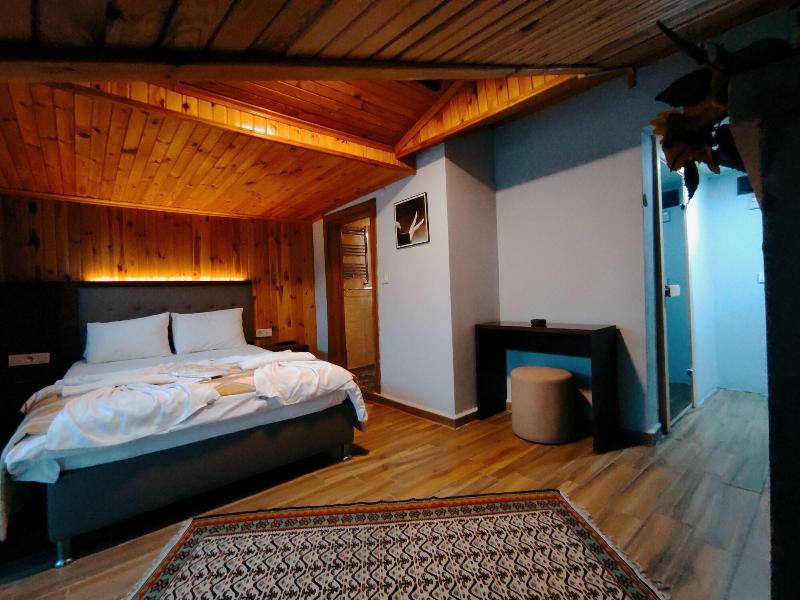 Hill River Hotel image