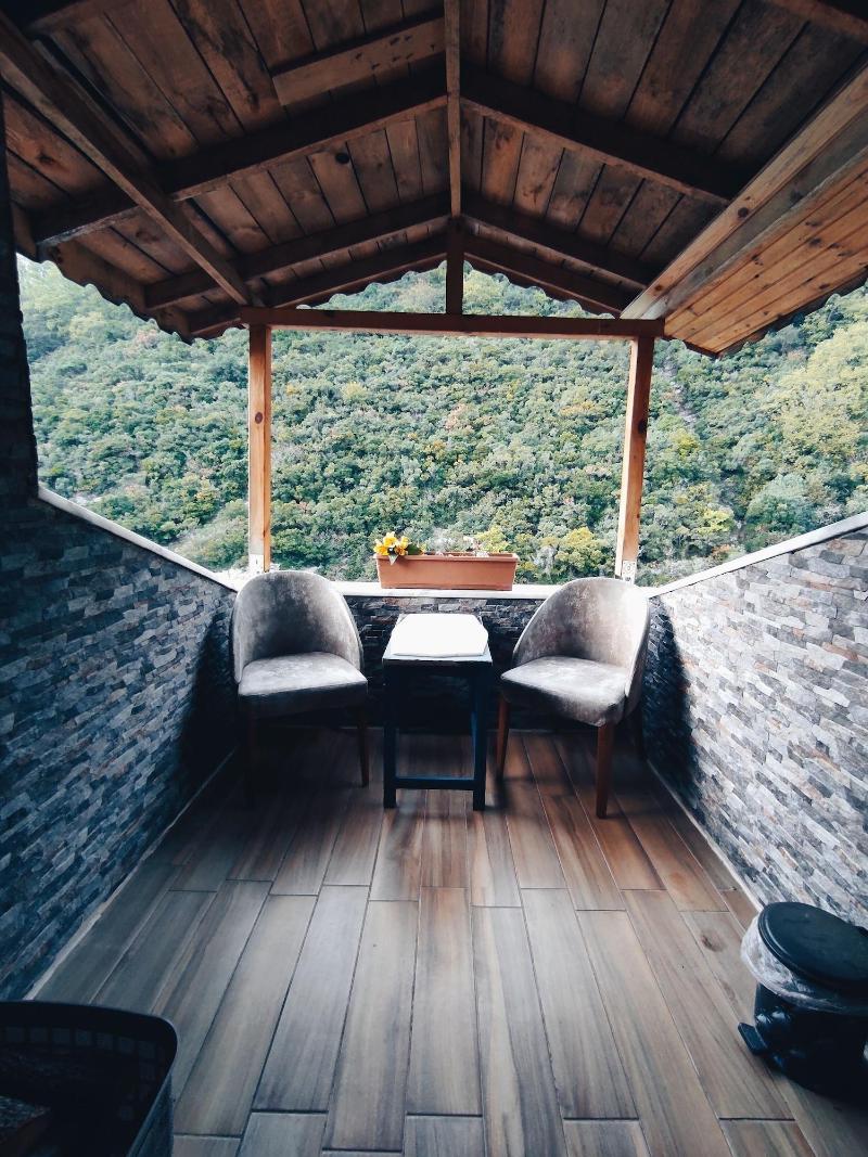 Hill River Hotel image