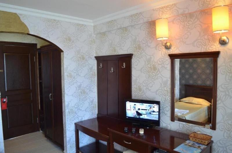 Club Rose Bay Hotel — photo 4