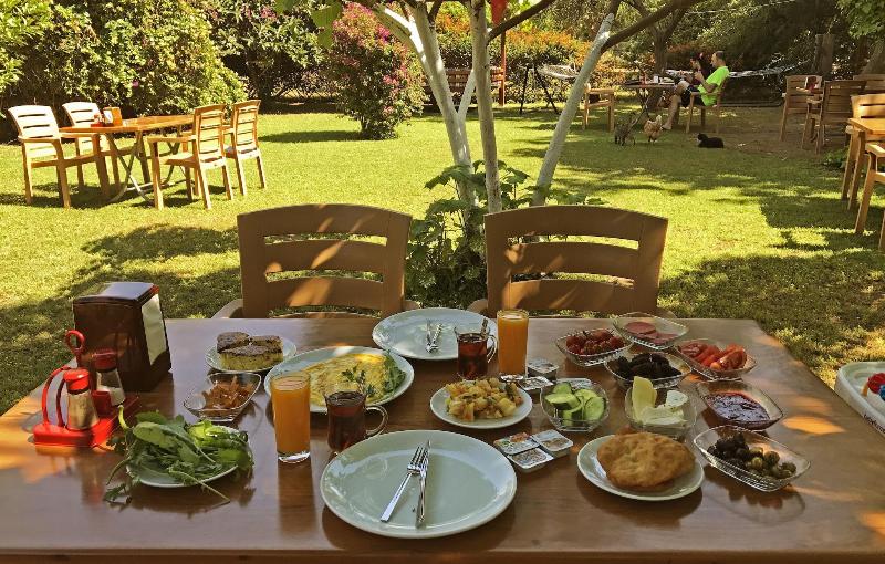 Baris Pension & Bungalows image