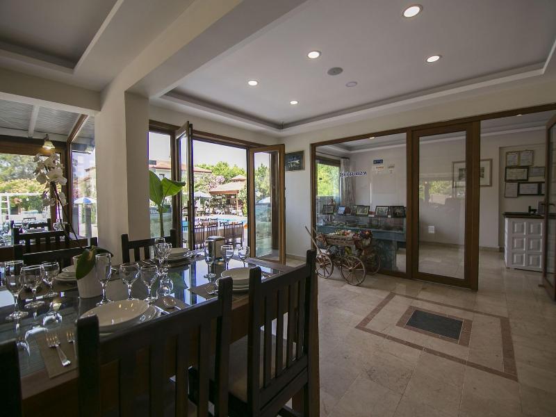 Kilim Apart Hotel image
