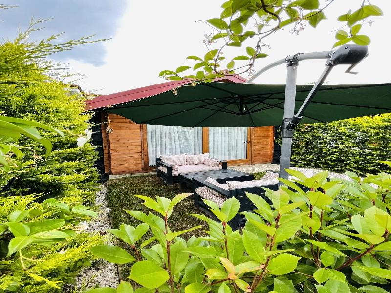 Adesa Bungalow Hotel image