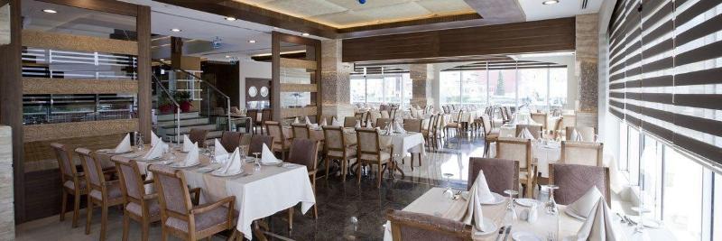 Fourway Hotel SPA & Restaurant