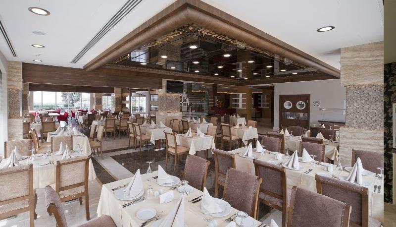 Fourway Hotel SPA & Restaurant