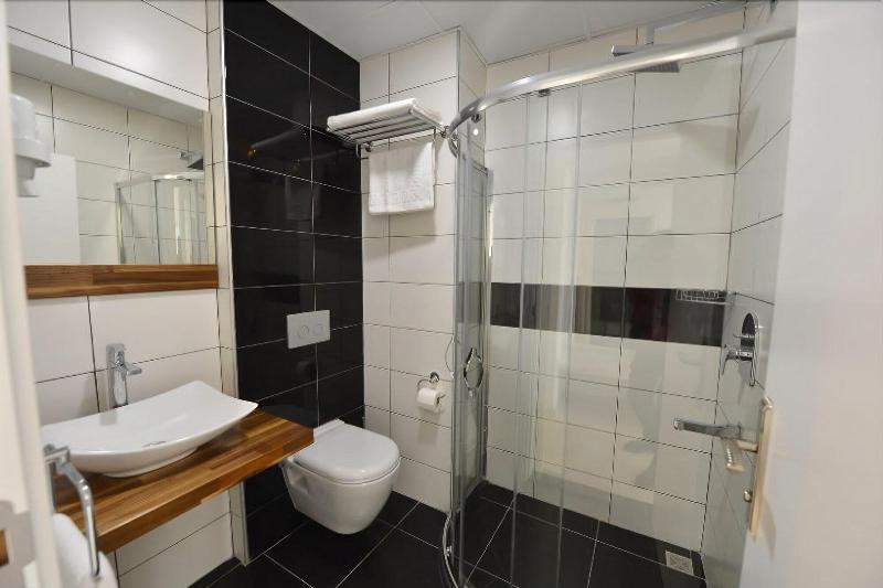 Sahin Hotel 2 image