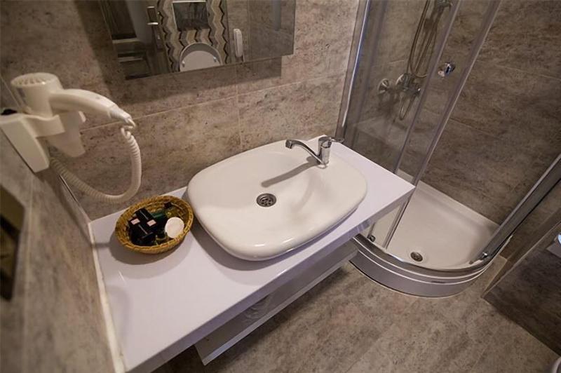Hanedan Suit Hotel image
