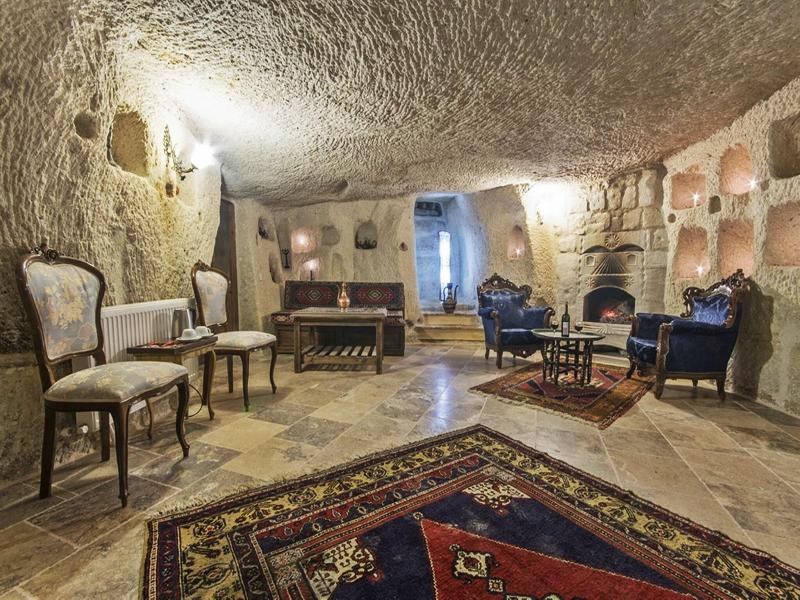 Antique Terrace Suites image