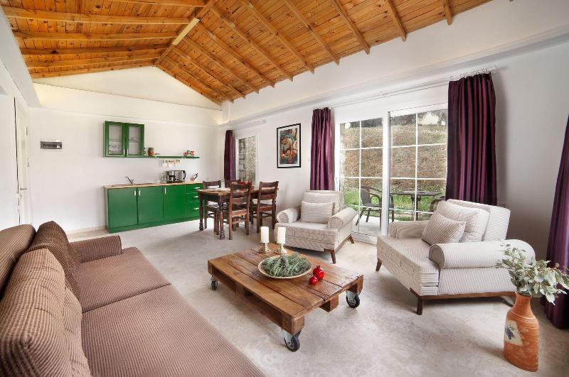Vinifera Hotel Yedi Bilgeler Vineyards image