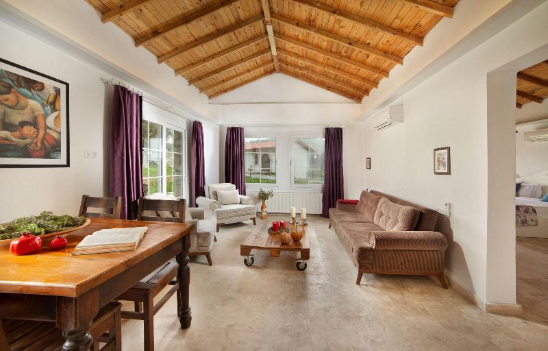 Vinifera Hotel Yedi Bilgeler Vineyards image