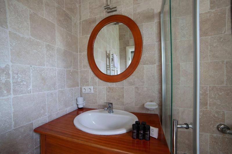 Vinifera Hotel Yedi Bilgeler Vineyards image