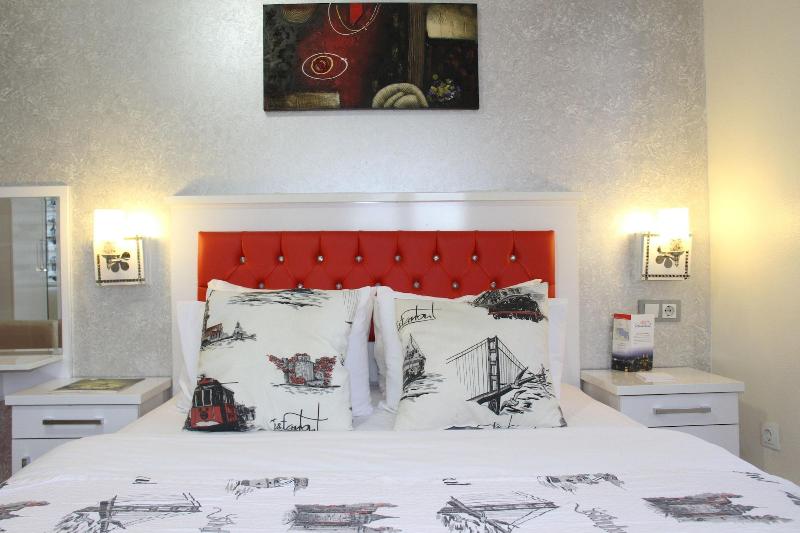 Hotel Ottoman 2 Class image