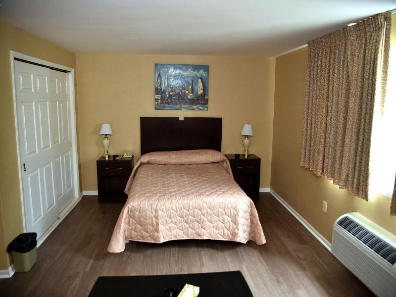 Swan Motel image