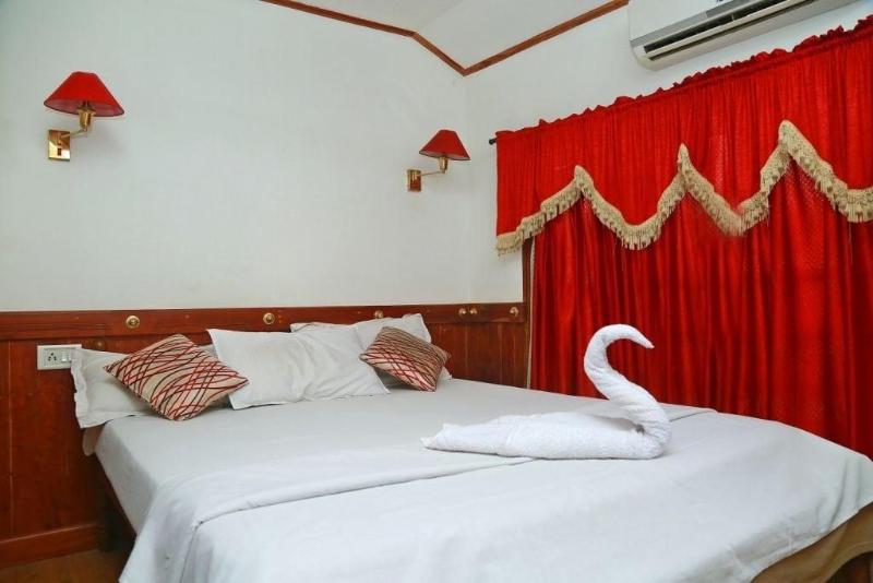 Backwater Retreat - Honeymoon House image