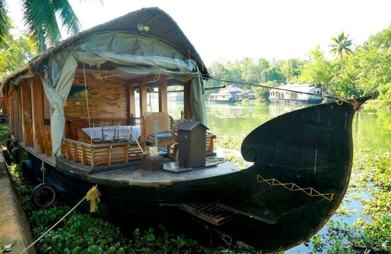 Backwater Retreat - Honeymoon House image