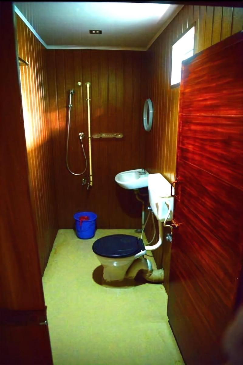 Backwater Retreat - Honeymoon House image