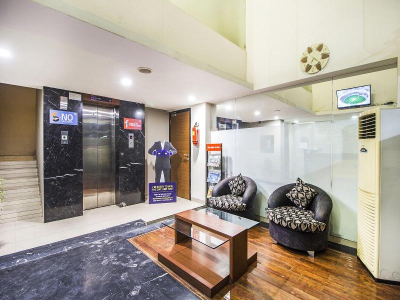 Fabhotel Prime Avenue — view