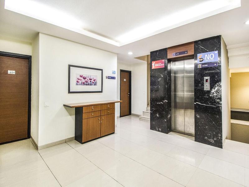 Fabhotel Prime Avenue — view