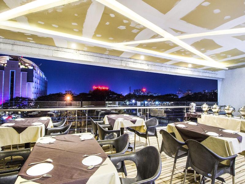 Fabhotel Prime Avenue