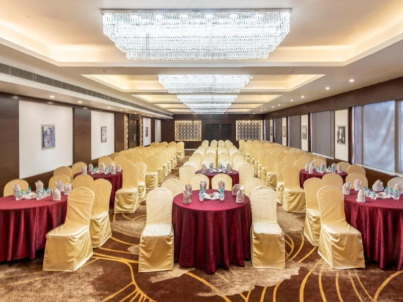Tgi Grand Fortuna image