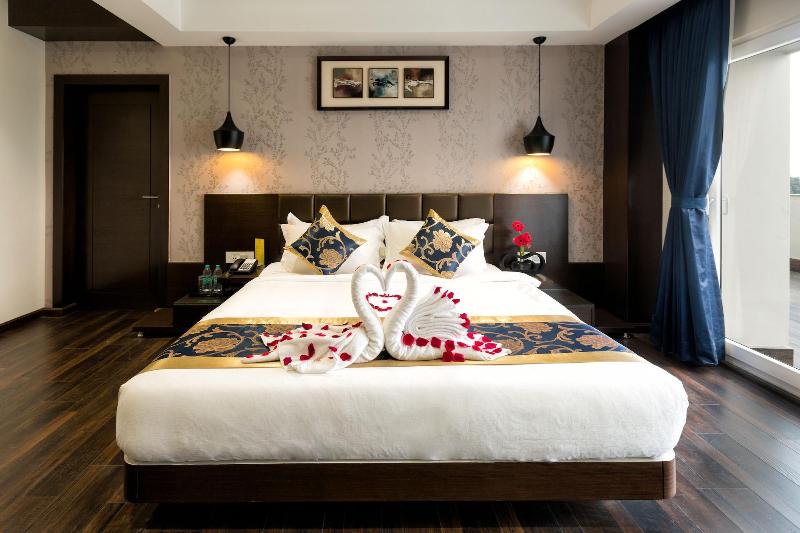 Hotel Saffron Crest image