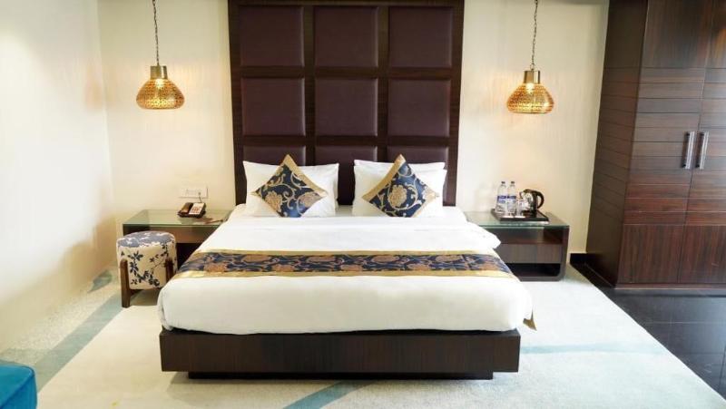 Hotel Saffron Crest image