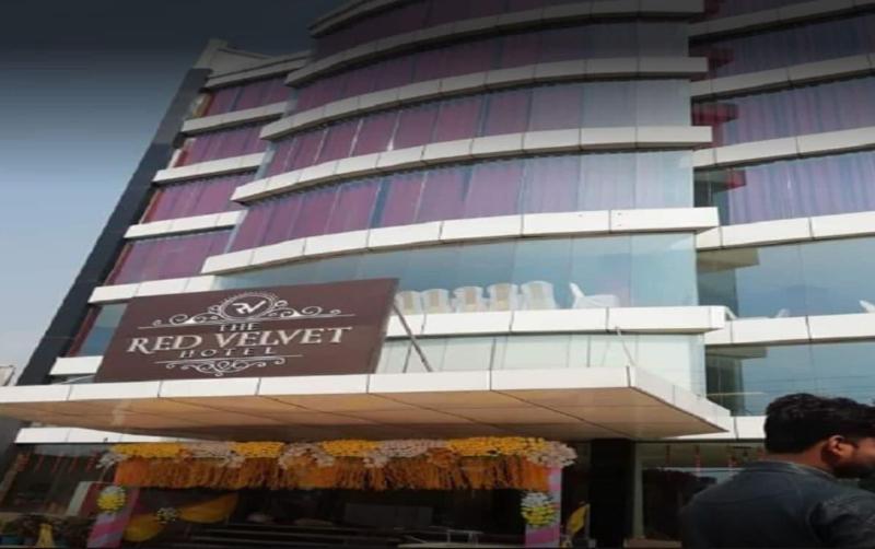 The Red Velvet Hotel image