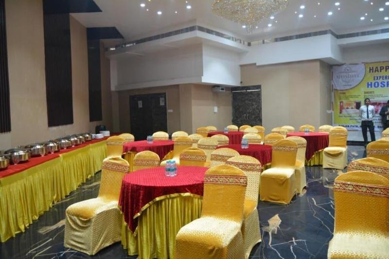 The Red Velvet Hotel image