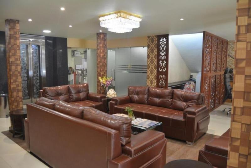 The Red Velvet Hotel image
