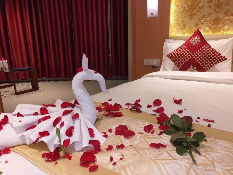 The Red Velvet Hotel image