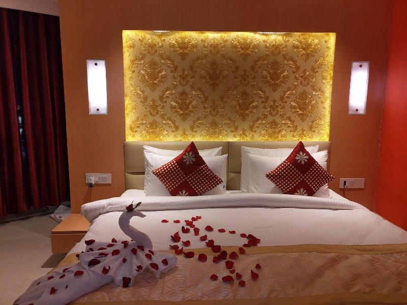 The Red Velvet Hotel image