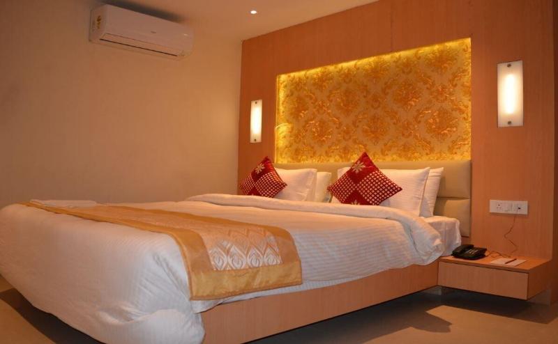 The Red Velvet Hotel image