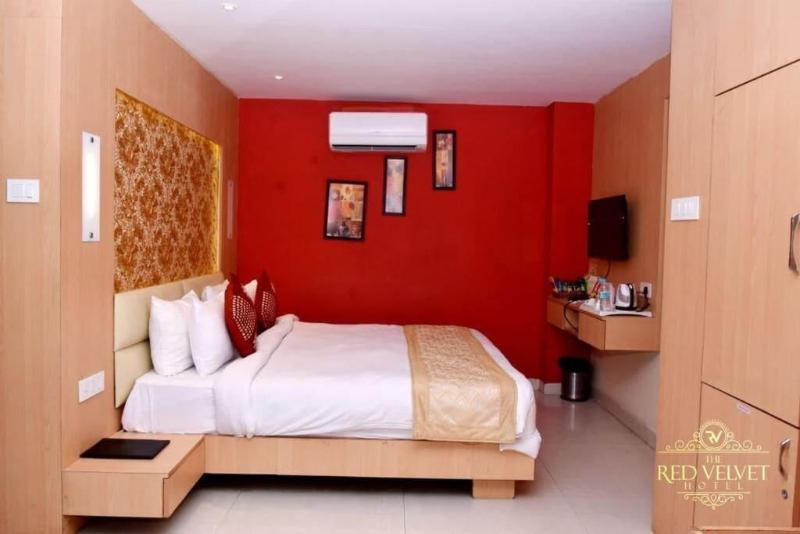 The Red Velvet Hotel image