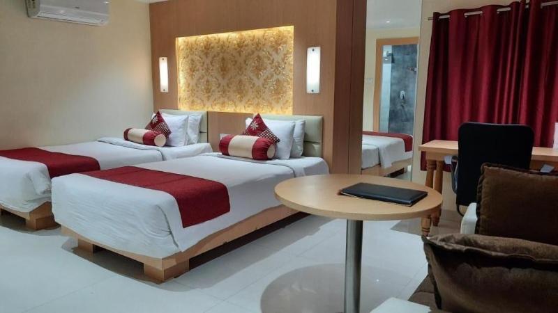 The Red Velvet Hotel image