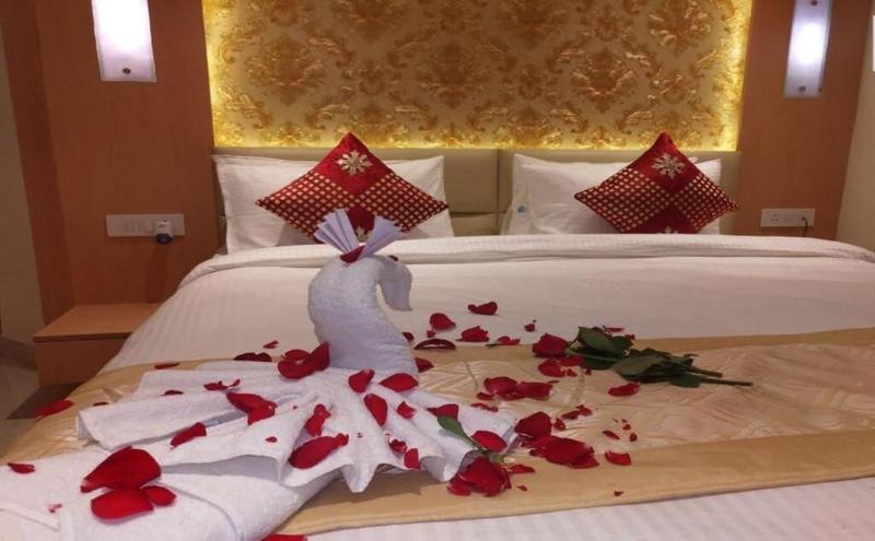 The Red Velvet Hotel image