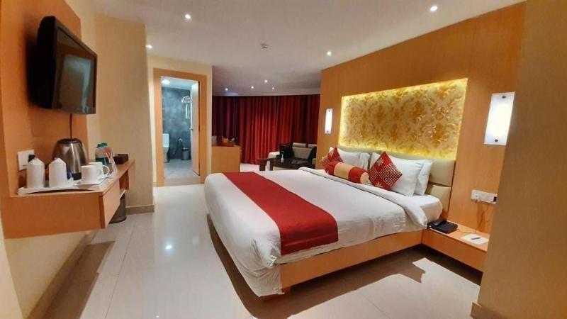 The Red Velvet Hotel image