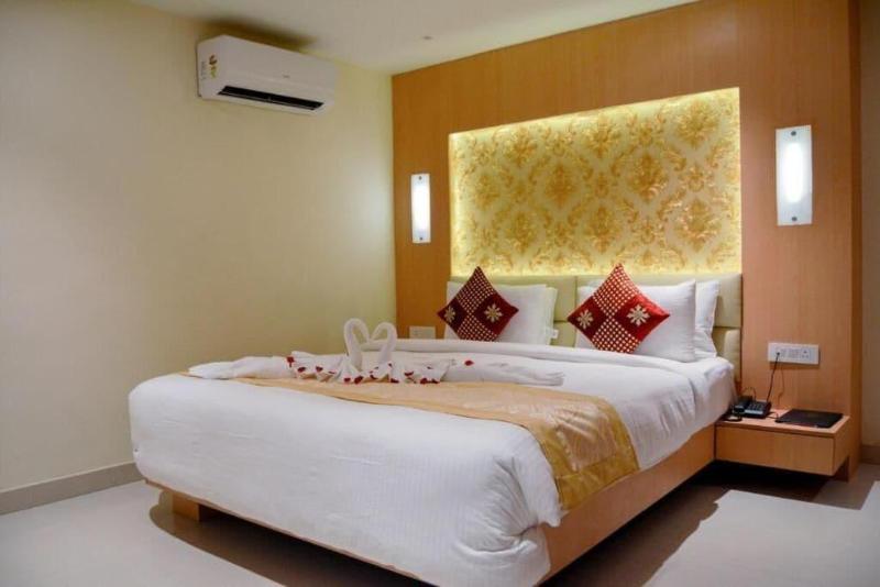 The Red Velvet Hotel image
