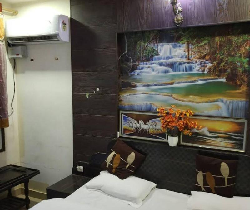 Hotel Brijwasi Palace image