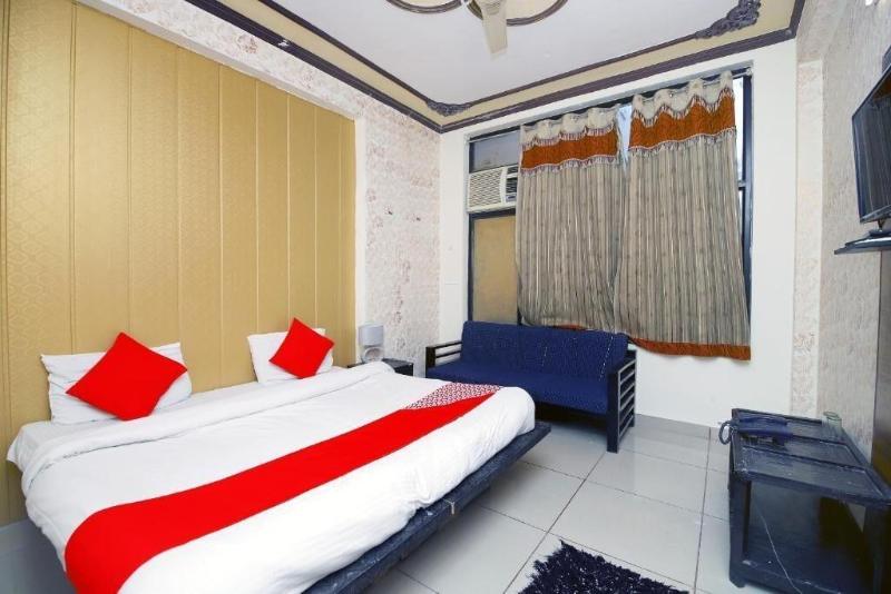 Hotel Brijwasi Palace image