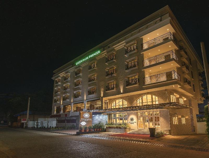 White Lotus Hotel image