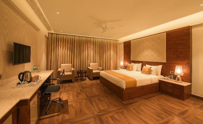 White Lotus Hotel image