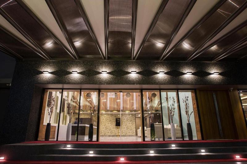 Hotel Prominent Coporate Residency image