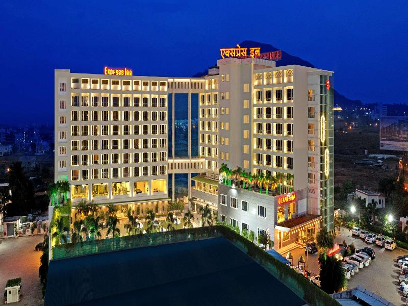 Express Inn The Business Luxury Hotel image